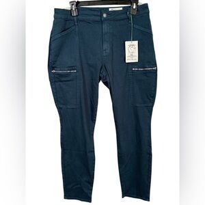 Cosmic Blue Love Women’s NWT Cargo Zip pockets Pants size 32P